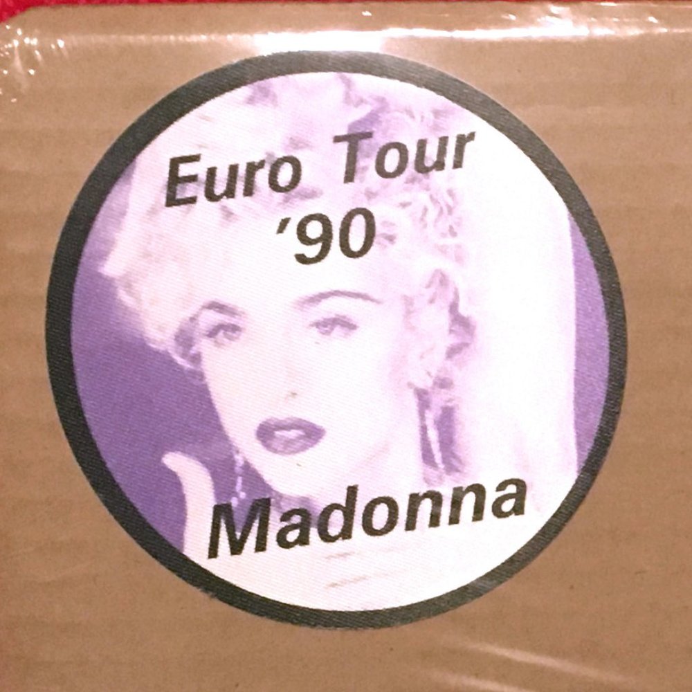 Madonna Backstage Passes Blond Girlie 👀👈🥰 - Picture 7 of 9